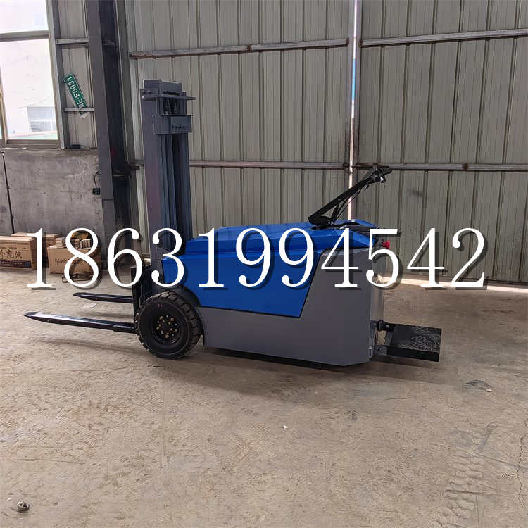 独山子区全电动叉车插腿式堆高车液压装卸车1.5吨升高小型站驾式铲车